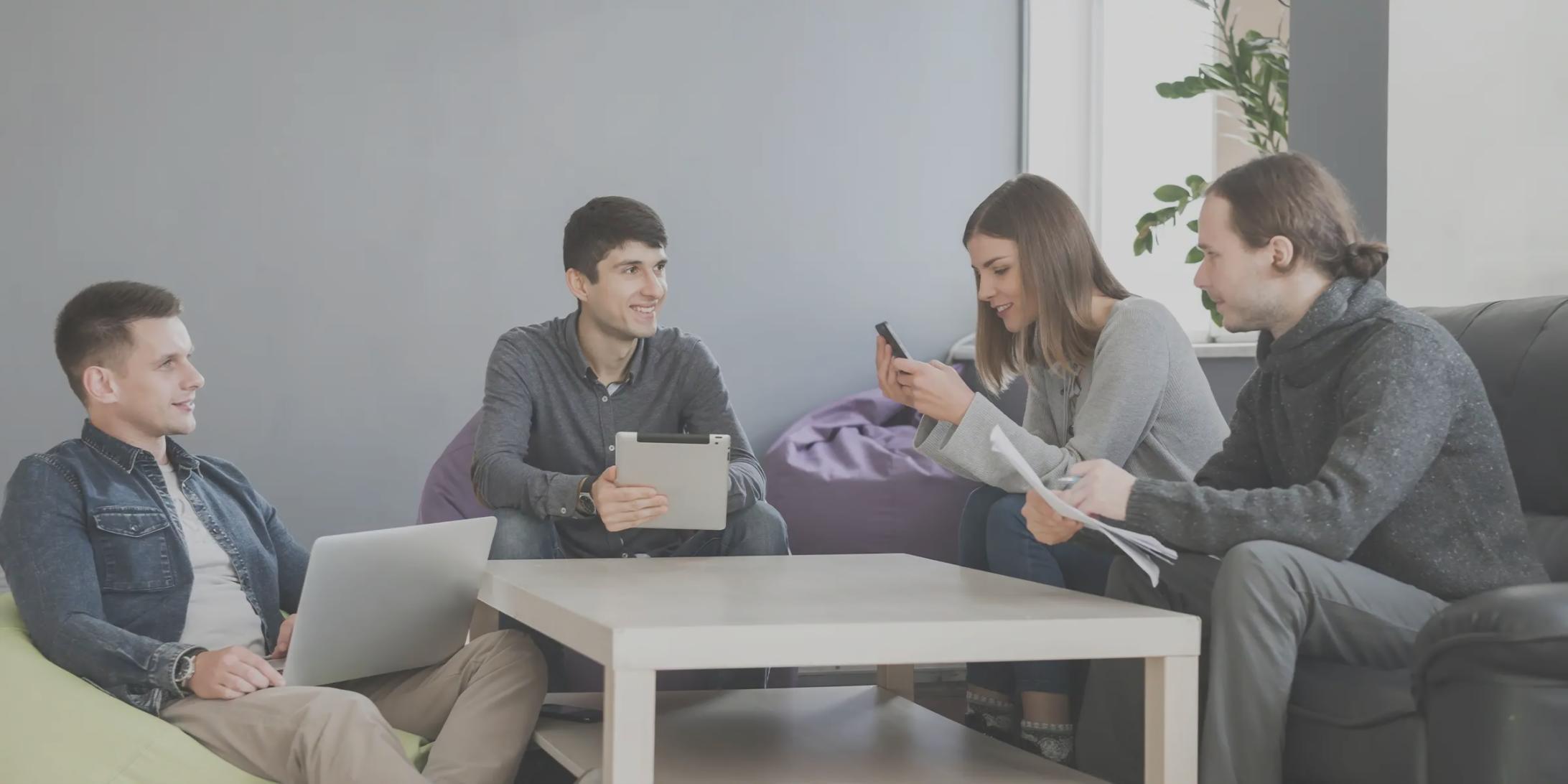 Bildschirmanzeige mit SEO-Metriken und Analysetools für E-Commerce-Plattformen